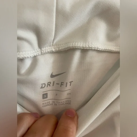 White Nike Golf Tennis Athletic Skort with built in shorts - Picture 4 of 6